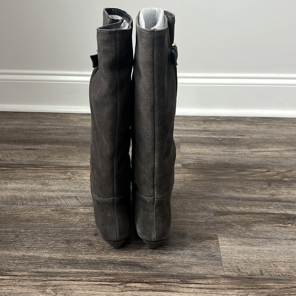 Steven by Steve Madden Women Intyce Tall Riding Grey Suede Wedge boots 7.5M @ - Picture 3 of 9